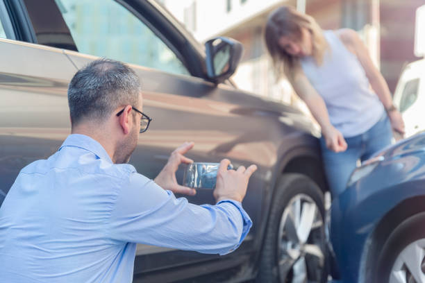 Professional Car Insurance Near Me technician working in Fairlawn, OH